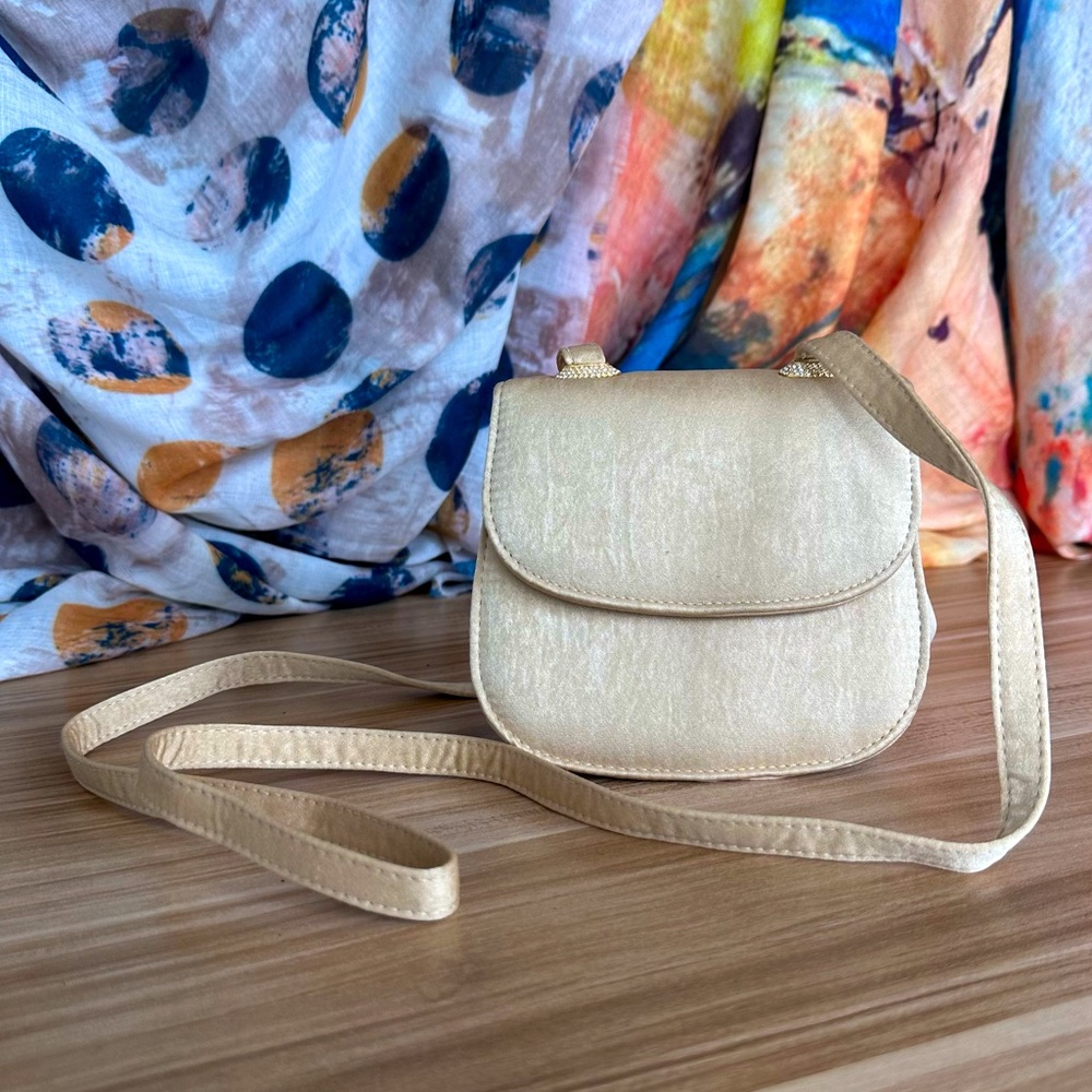 Vintage Susan Gail Cream Fabric Evening Bag Italy